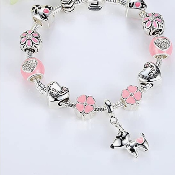 Presentski Lucky Charm Bracelet, Love and Clover Silver Plated Charm Bracelet. - Picture 4 of 7